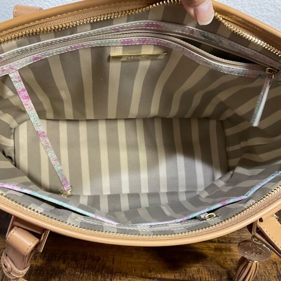 BRAHMIN CREME TALITHA MEDIUM ASHER TOTE LIKE NEW - Picture 14 of 15
